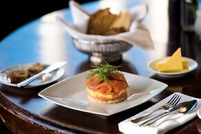 Riverbank House Hotel