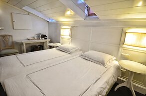 Kar's Otel - Special Class