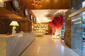 The White Hotel 8A Thai Van Lung