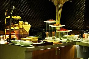 The White Hotel 8A Thai Van Lung