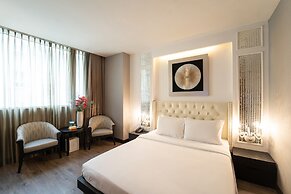 The White Hotel 8A Thai Van Lung