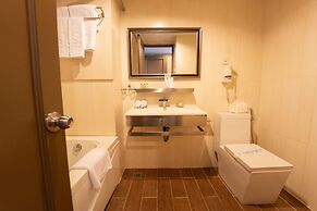 The White Hotel 8A Thai Van Lung