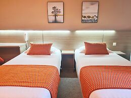 Brit Hotel Piscine & Spa - Fougères