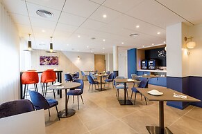 Brit Hotel Piscine & Spa - Fougères
