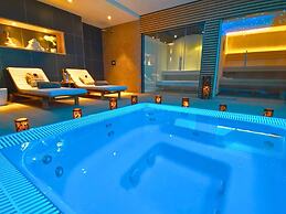 Brit Hotel Piscine & Spa - Fougères