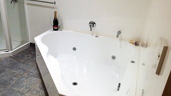 Fairway Motel and Apartments