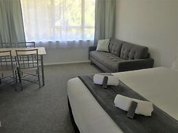 Fairway Motel and Apartments