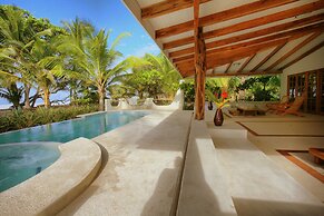 Hotel Tropico Latino