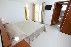 Hotel and Apartments Vila 4m