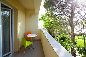 Hotel and Apartments Vila 4m