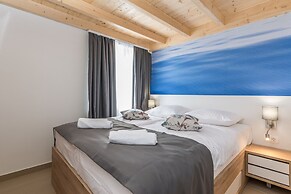 Hotel and Apartments Vila 4m