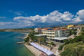 Hotel and Apartments Vila 4m