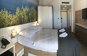 Hotel and Apartments Vila 4m