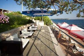 Hotel and Apartments Vila 4m