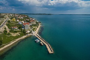 Hotel and Apartments Vila 4m