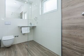 Hotel and Apartments Vila 4m