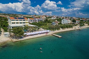 Hotel and Apartments Vila 4m