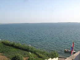 Hotel and Apartments Vila 4m