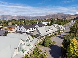 Colonial Manor Motel