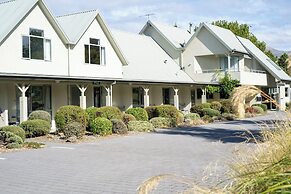 Colonial Manor Motel