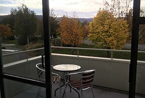 Colonial Manor Motel