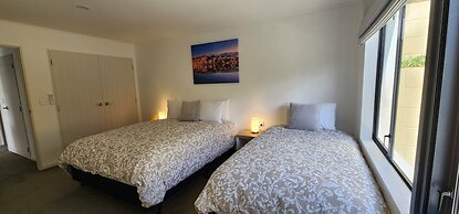 Colonial Manor Motel