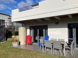 Colonial Manor Motel