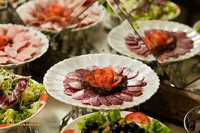 May De Ville Trendy Hotel & Spa