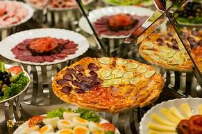 May De Ville Trendy Hotel & Spa