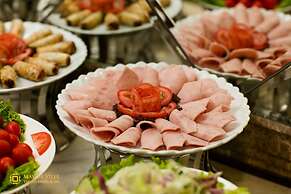 May De Ville Trendy Hotel & Spa