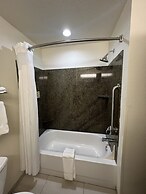 Holiday Inn Express & Suites Omaha I-80 by IHG