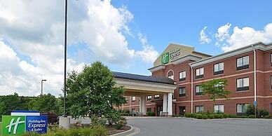 Holiday Inn Express & Suites Bridgeport, an IHG Hotel