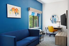 Holiday Inn Express & Suites Bridgeport by IHG