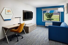 Holiday Inn Express & Suites Bridgeport by IHG