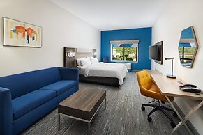 Holiday Inn Express & Suites Bridgeport by IHG