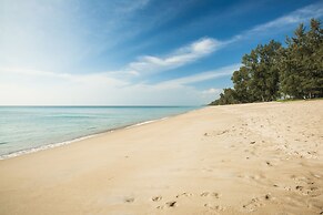 D Varee Mai Khao Beach