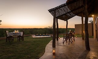 Mopane Bush Lodge