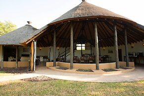 Mopane Bush Lodge