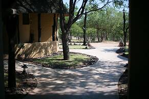 Mopane Bush Lodge