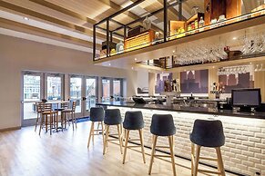 Cambria Hotel Pittsburgh - Downtown