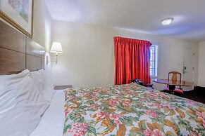 Whispering Pines by Hotel O Whitestone VA