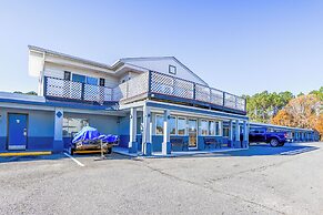 Whispering Pines by Hotel O Whitestone VA