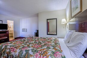 Whispering Pines by Hotel O Whitestone VA