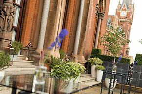 St. Pancras, London, Autograph Collection