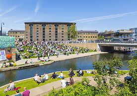St. Pancras, London, Autograph Collection
