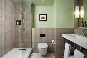 St. Pancras, London, Autograph Collection