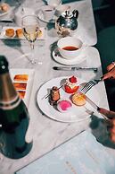 St. Pancras, London, Autograph Collection