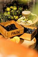 St. Pancras, London, Autograph Collection