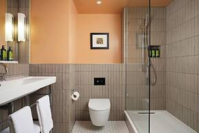 St. Pancras, London, Autograph Collection