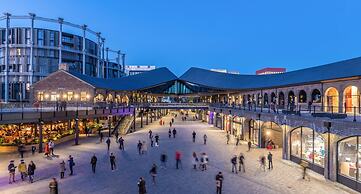 St. Pancras, London, Autograph Collection